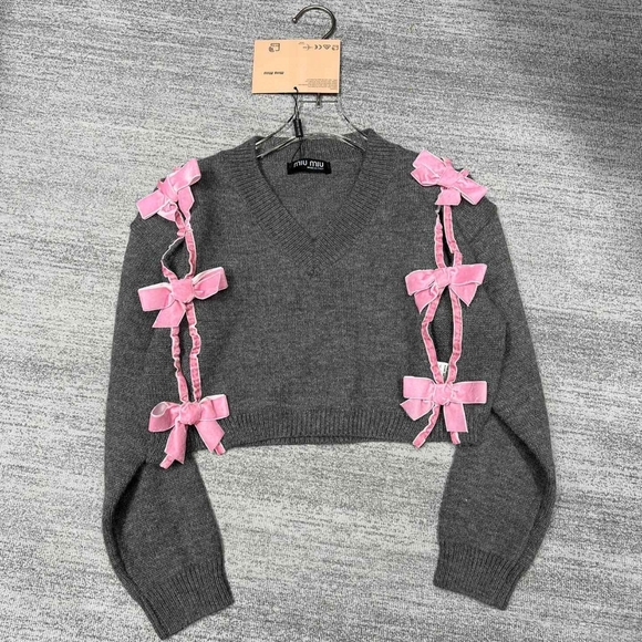 miumiu gray sweaters - Picture 3 of 5